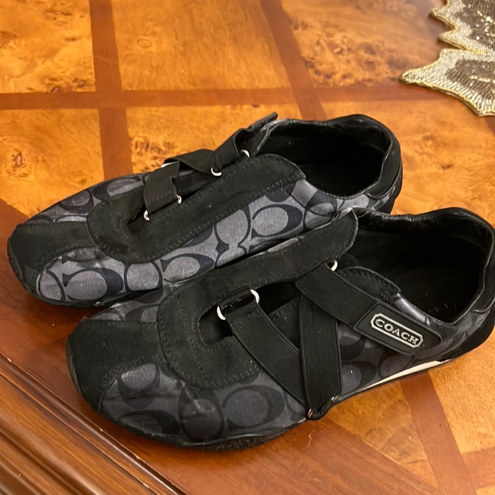 Coach Sneakers Easy on EaSy Off Velcro Open / close